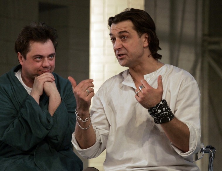 Пролетая над гнездом кукушки. Затмение