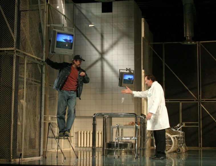 Пролетая над гнездом кукушки. Затмение